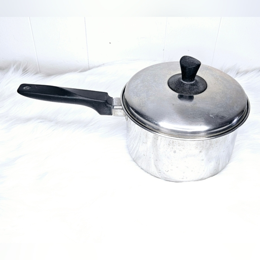 Flint‎ Ware Tri-Clad By Ekco 2 Quart Sauce Pan With Lid